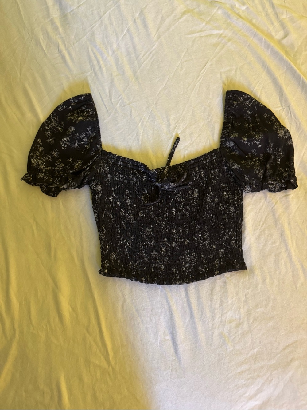 Aritzia Black Floral Smocked Puff-Sleeve Crop Top